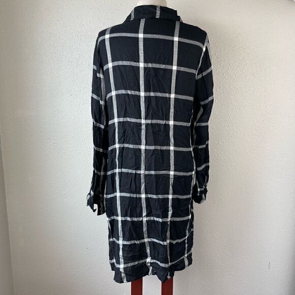 Passports Extra Long Half Button Down Black and White Flannel Top Size M EUC - Picture 7 of 9